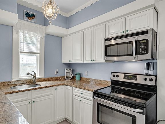 3rd image of 24 Cabot St APT 1