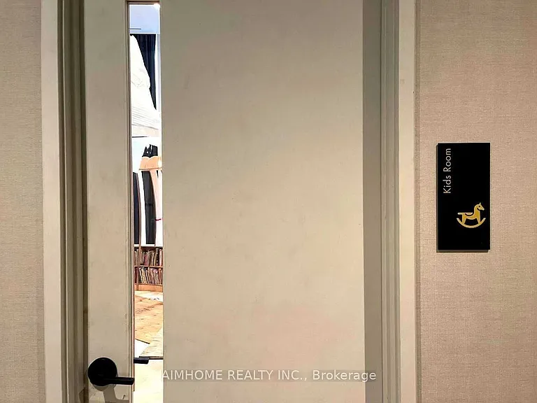 15 Holmes Ave #2909 — Photo 16