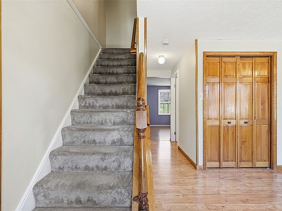 3rd image of 313 Ridge Point Cir