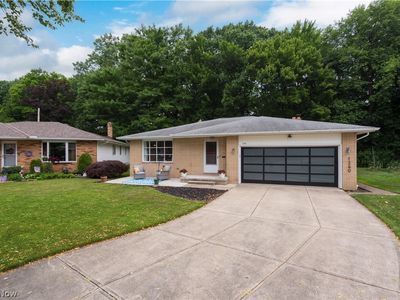 1240 Galaxy Dr, Cleveland, OH, 44109