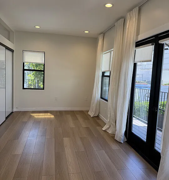 8587-8587 1/2 Rugby Dr — Photo 9