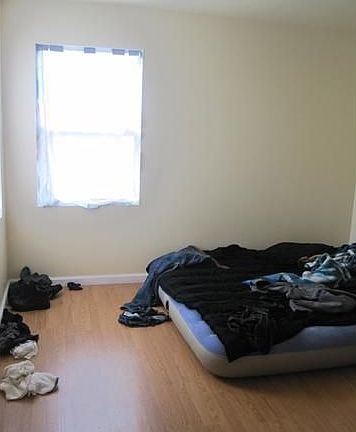 4th image of 748 41st St