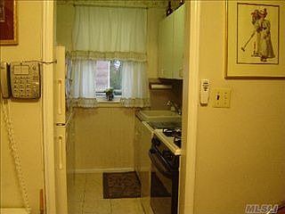 4th image of 3614 Utopia Pkwy APT F4