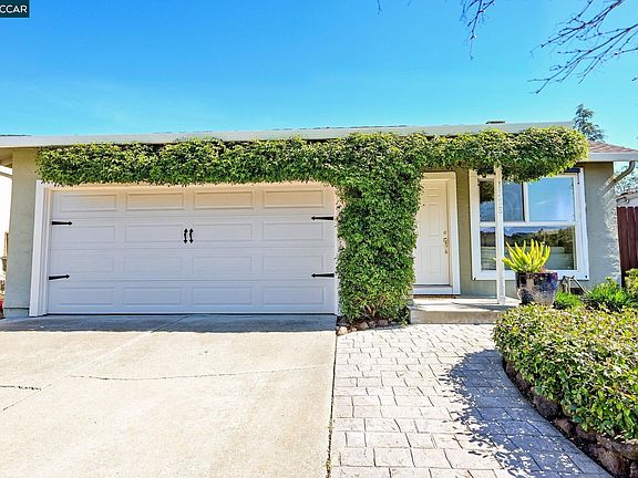 2nd image of 1358 Swallowtail Rd