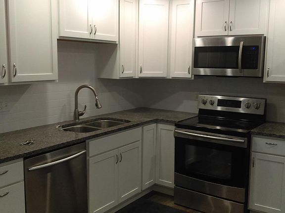 3rd image of 1271 Redwood Cir APT 8