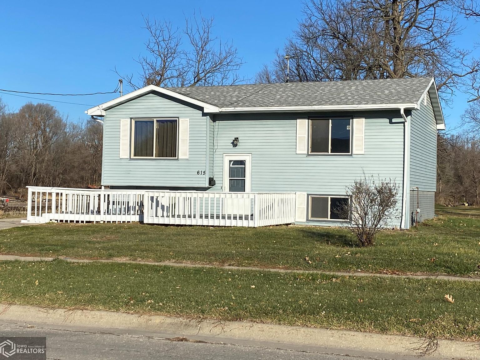 615 G Ave W Oskaloosa Ia 52577 Zillow