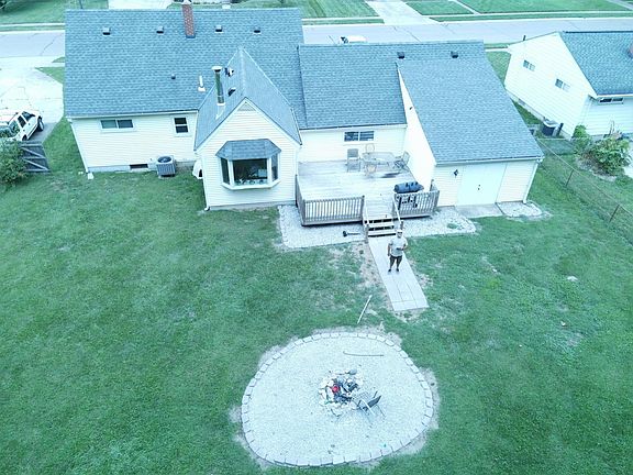3rd image of 67 Littlebrook Dr