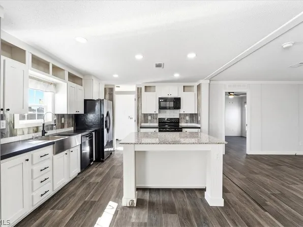 14712 Nantucket Rd, North Fort Myers, FL 33917