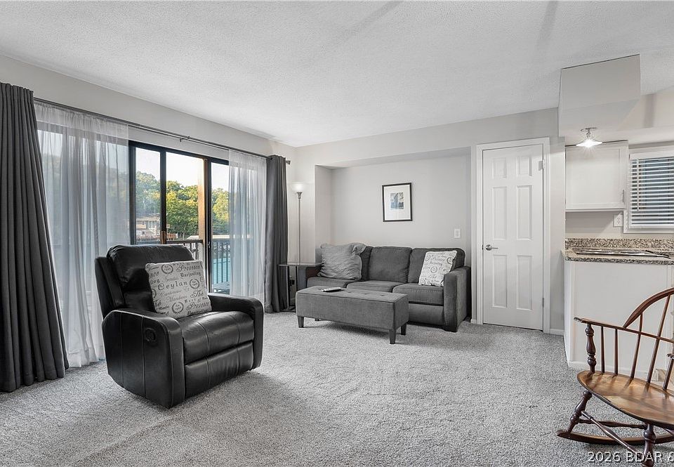 1st image of 804 Manor Cir #D