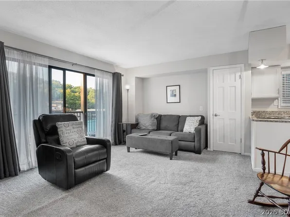 804 Manor Cir #D, Osage Beach, MO 65065