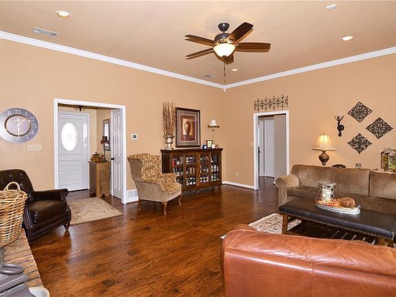 5th image of 2014 Vista Crest Dr