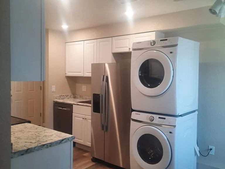 Canyon Club Apartments — Photo 2