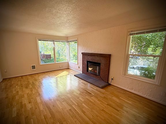 5th image of 11007 SW 51st Ave #1