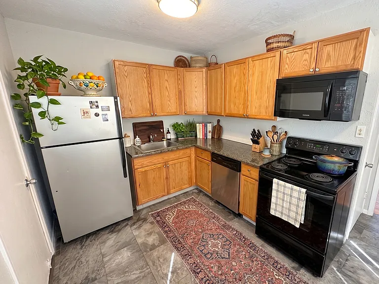 6024 Tracy Ave — Photo 3