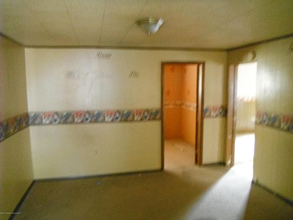 5th image of 226 Main St