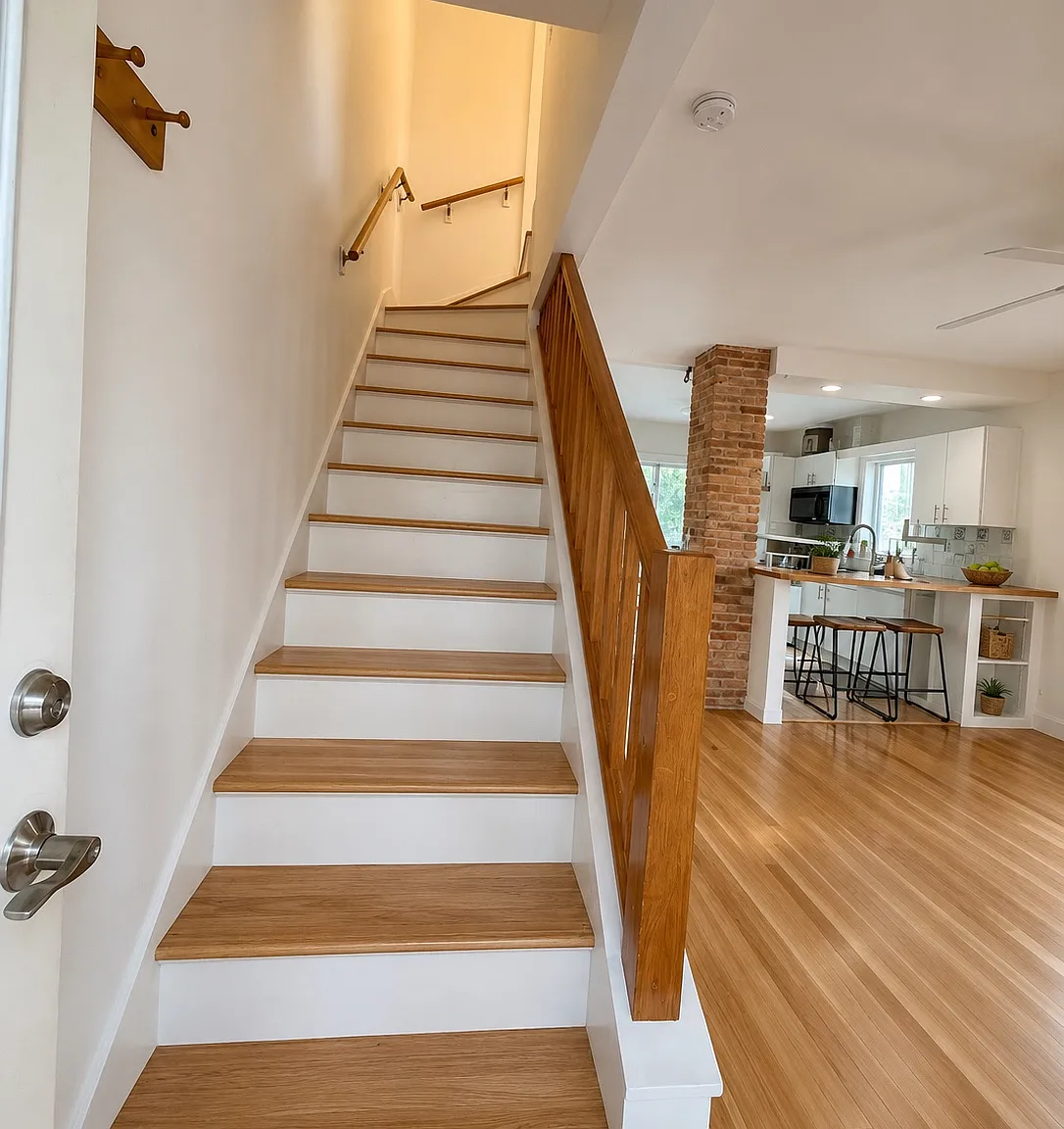 2 bed, 1.5 bath, 925 sqft, $3,500 — Photo 2