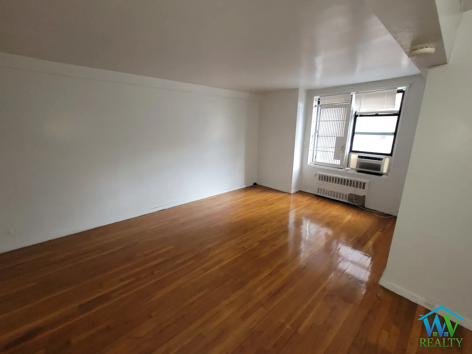 Studio, 550 sqft, $1,630 — Photo 3