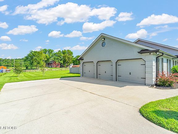 5th image of 3005 E Emory Rd