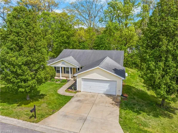 467 Bedford Knoll Dr, Winston Salem, NC 27107