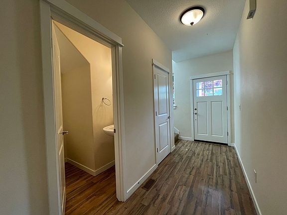 2nd image of 171 SE 30th Ave