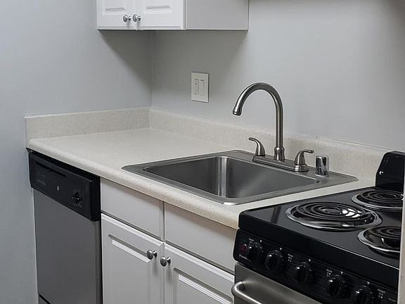 4th image of 1235 Jefferson Ave APT 100