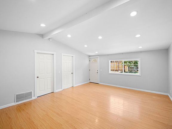 4th image of 10617 Wilsey Ave
