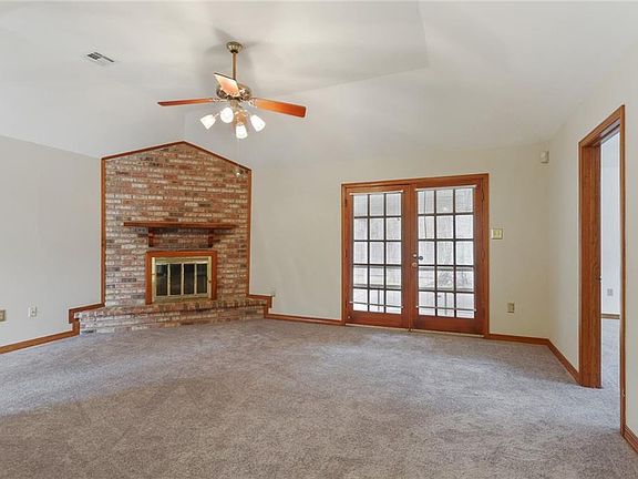 2nd image of 273 Dianne Dr