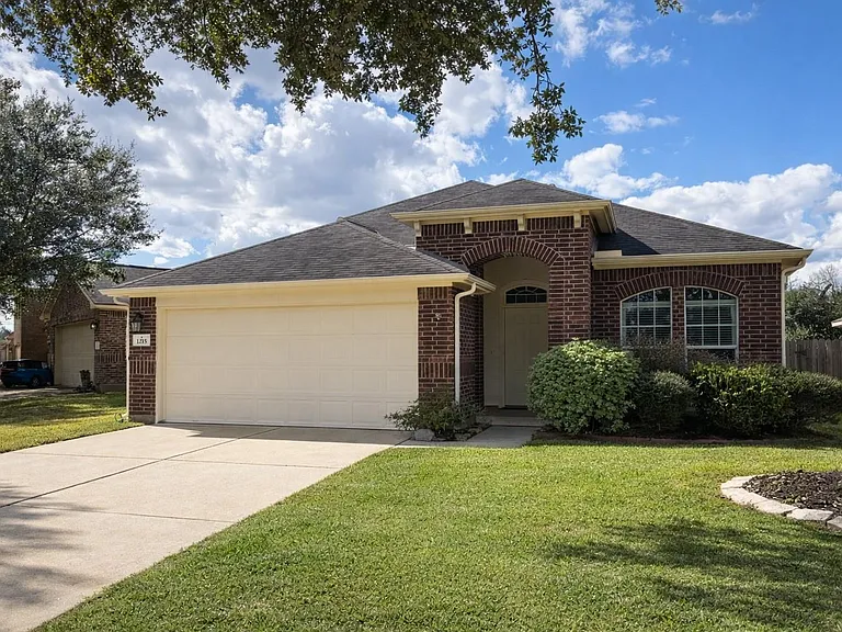 1215 Pecos Pass Dr — Photo 2