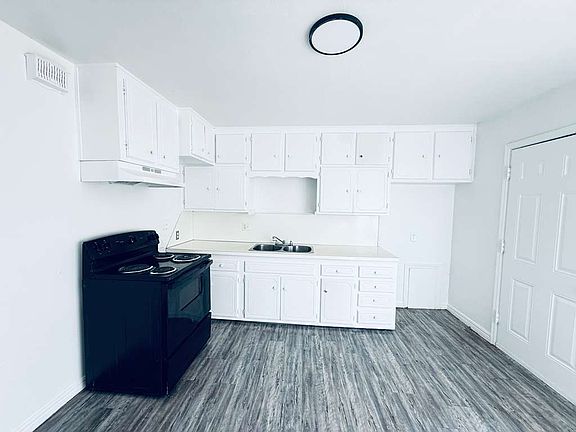 2nd image of 636 NE 34th St