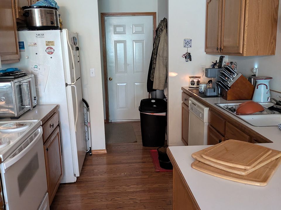 2nd image of 3350 E Berkeley St