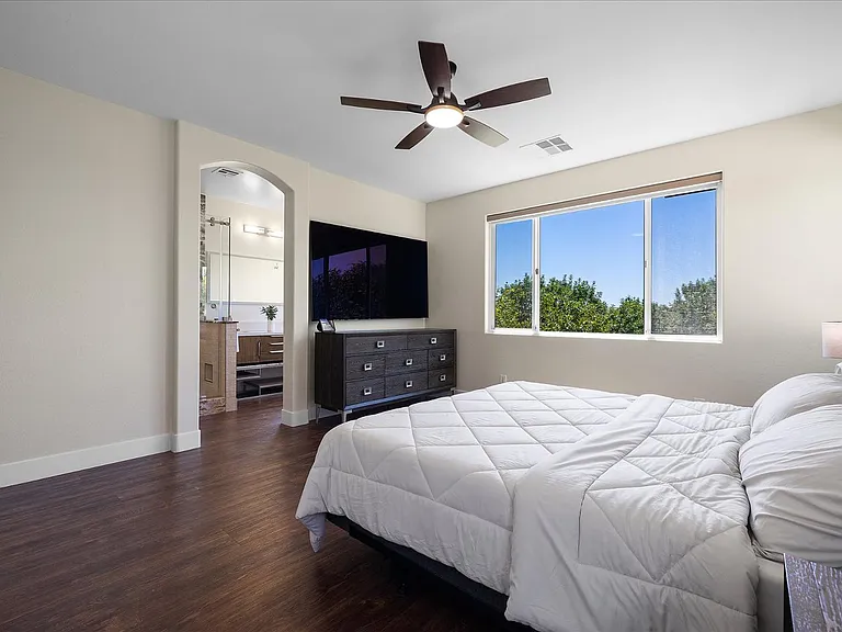 3437 E Mesquite St — Photo 11