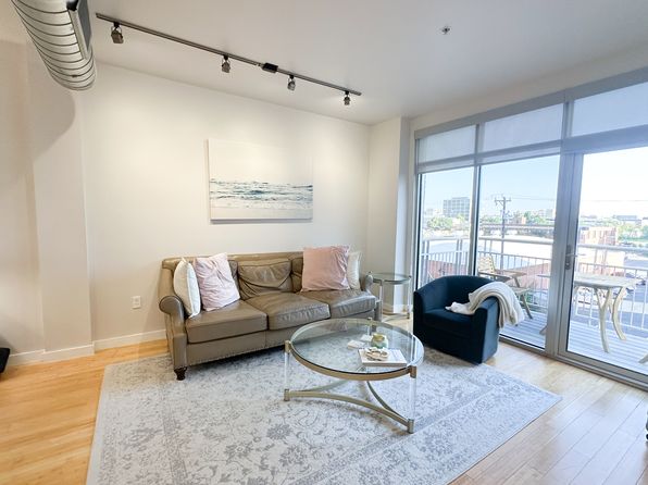 1 NE 2nd St #318