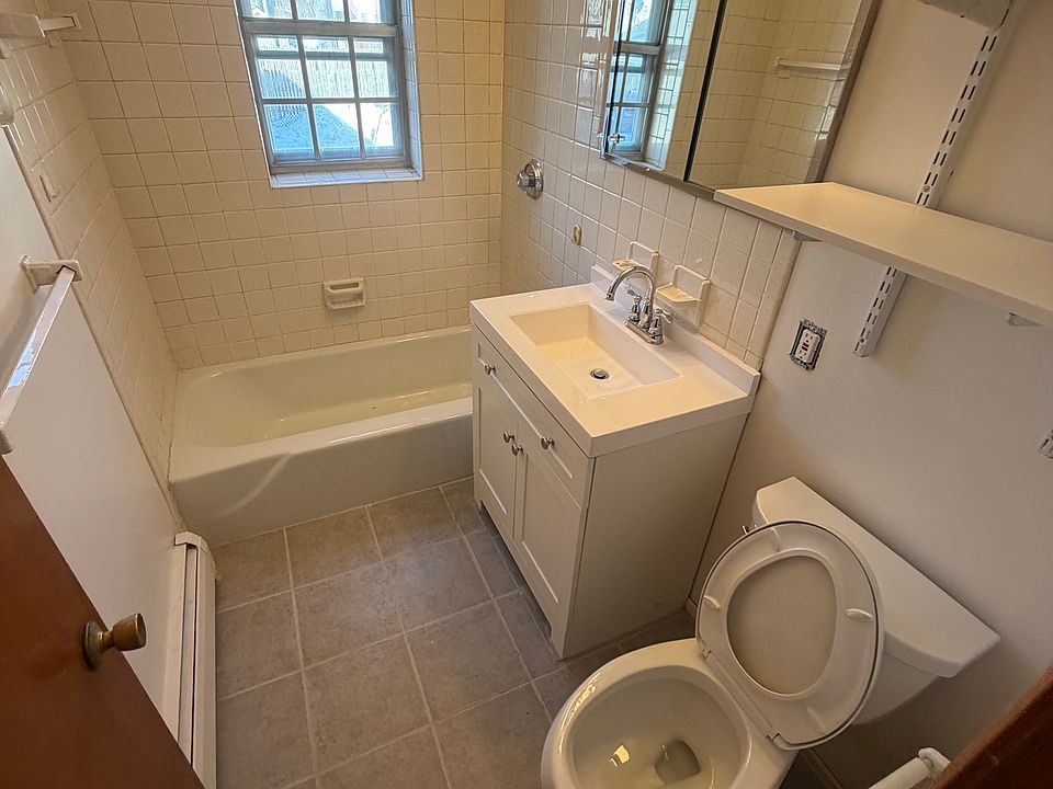 1st image of 177 Oakwood Ave #181-A3