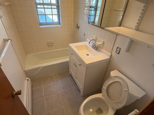 177 Oakwood Ave #181-A3, West Hartford, CT 06119