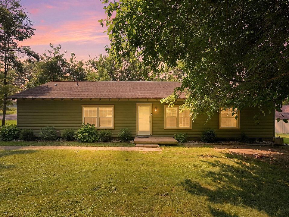 1st image of 340 E Tulip Tree Dr