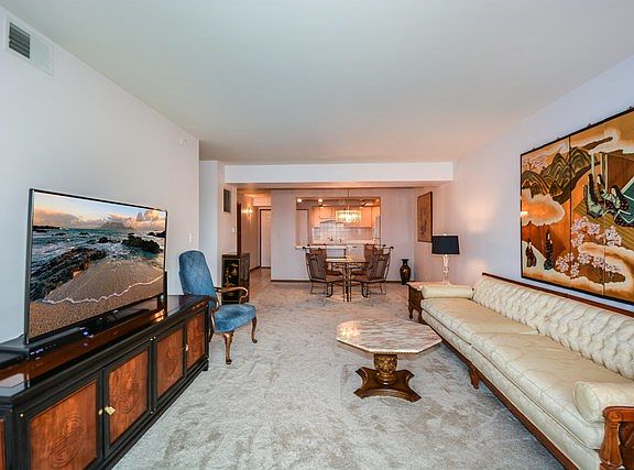 5th image of 9510 S Kolmar Ave APT 308