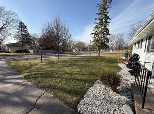 4654 Boone Ave N, New Hope, MN 55428