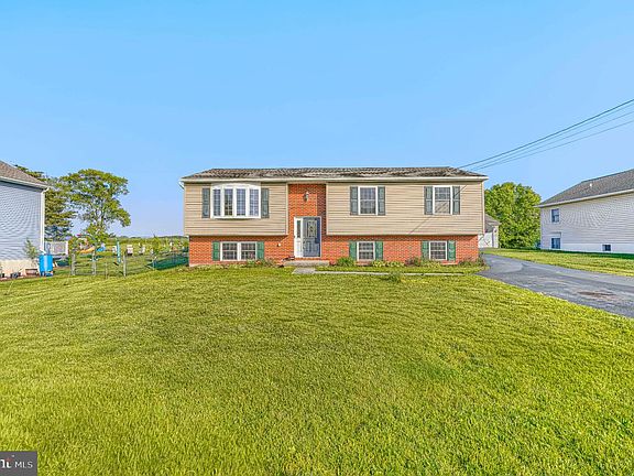 2nd image of 681 Grant Dr