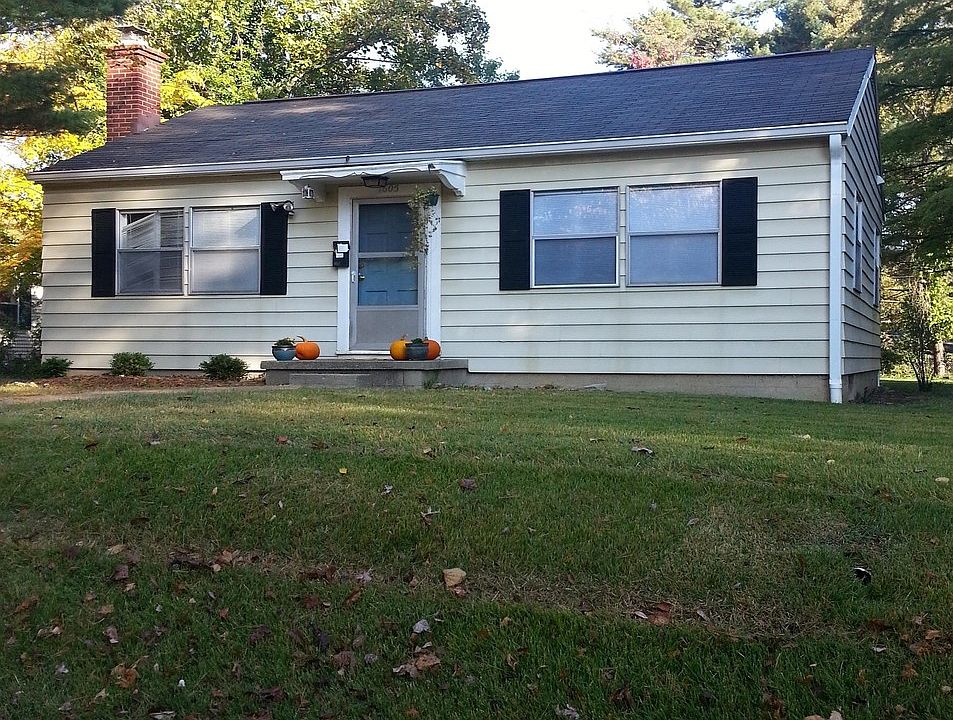 1st image of 1605 E University St