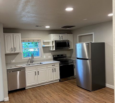 3rd image of 3121 W 17th Ave Unit B