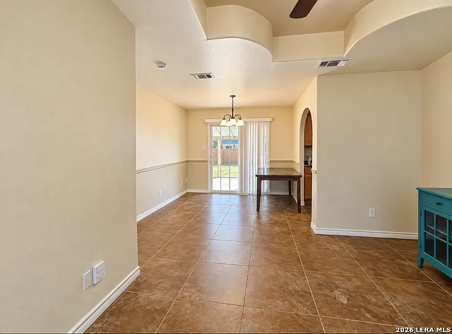 3 bed, 2.0 bath, 1342 sqft, $1,600 — Photo 4
