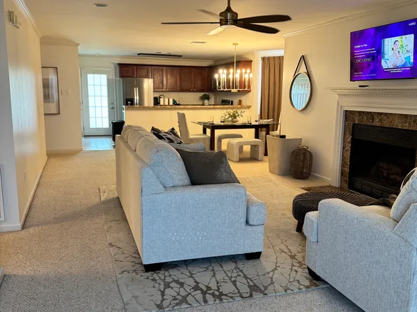 529 Versailles Blvd APT H, Alexandria, LA 71303