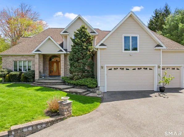 44 Chippenwood Lane, Bristol, CT 06010