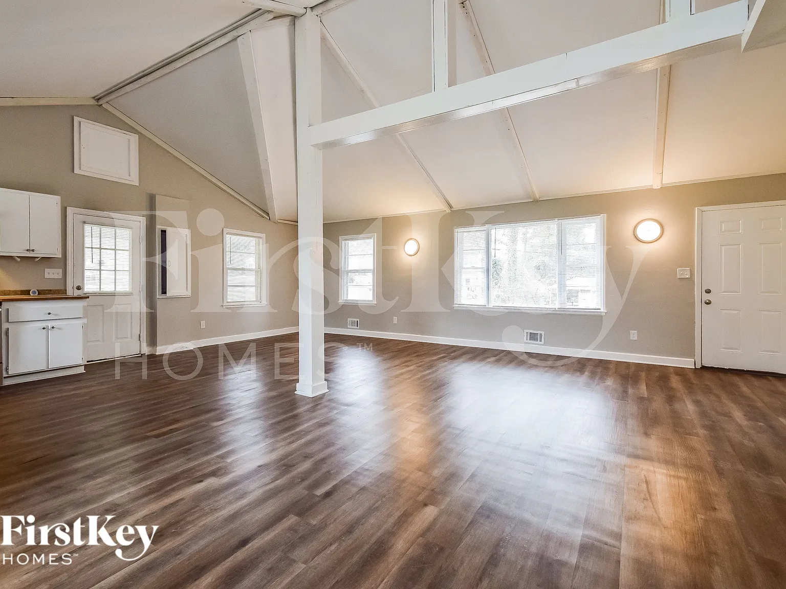 2 bed, 1.0 bath, 1100 sqft, $1,685 — Photo 3