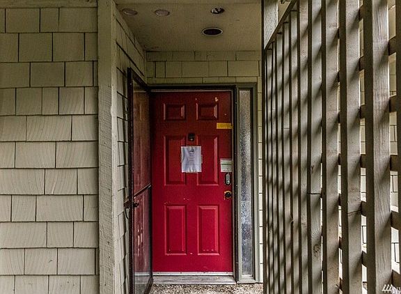 4th image of 22711 Lakeview Dr APT C2