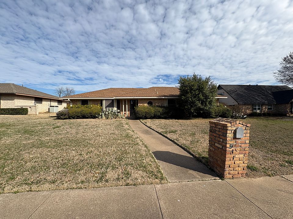1st image of 911 Green Rock Dr