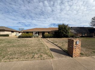911 Green Rock Dr, Duncanville, TX 75137