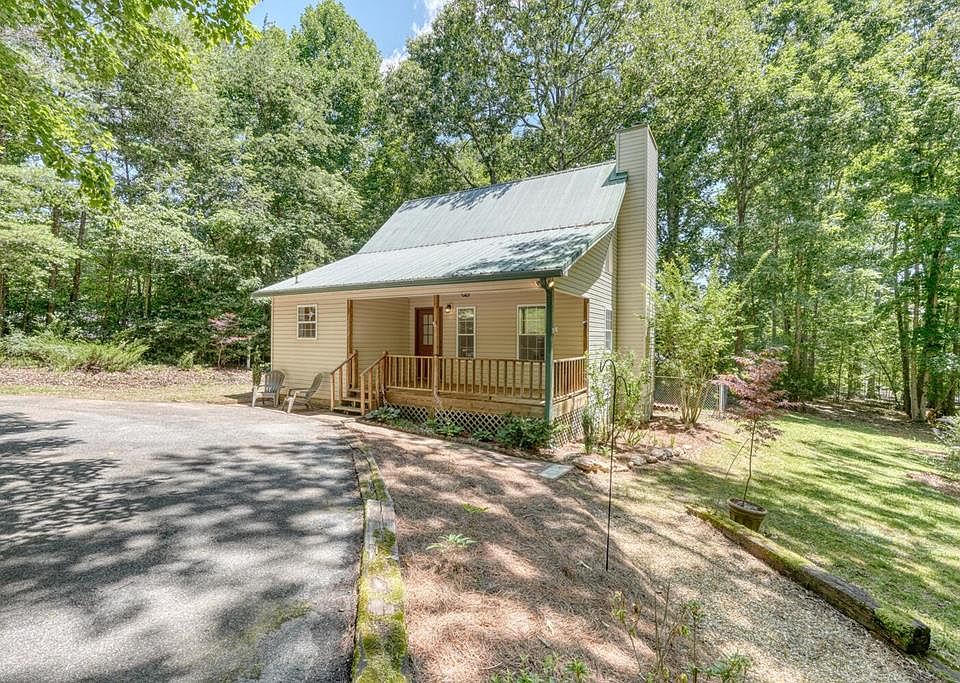 1st image of 2092 Wood Lake Ln