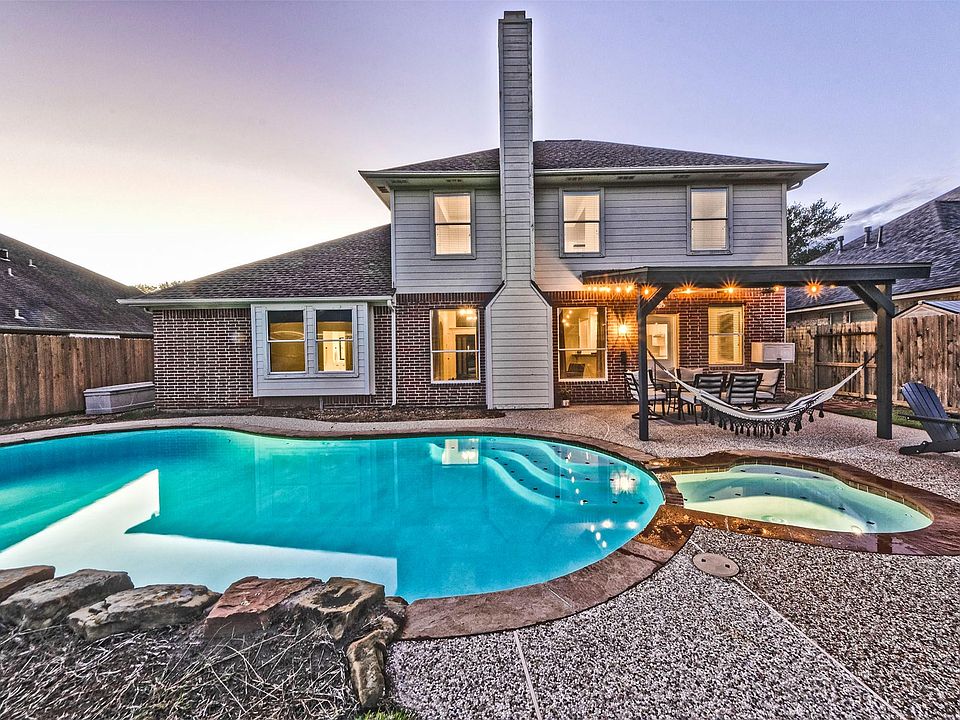 1st image of 168 Greenridge Cir