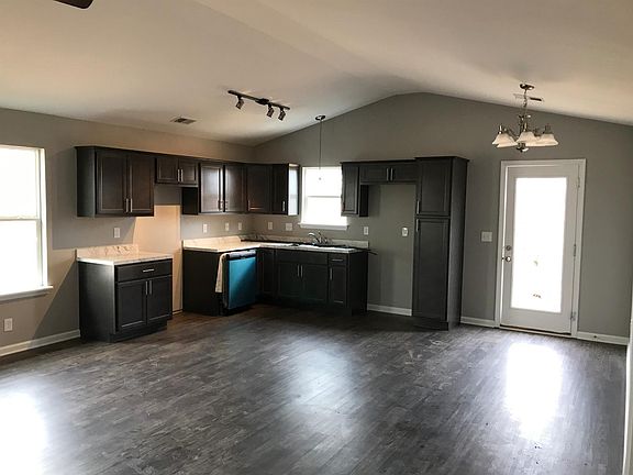 4th image of 1957 Drummond Dr